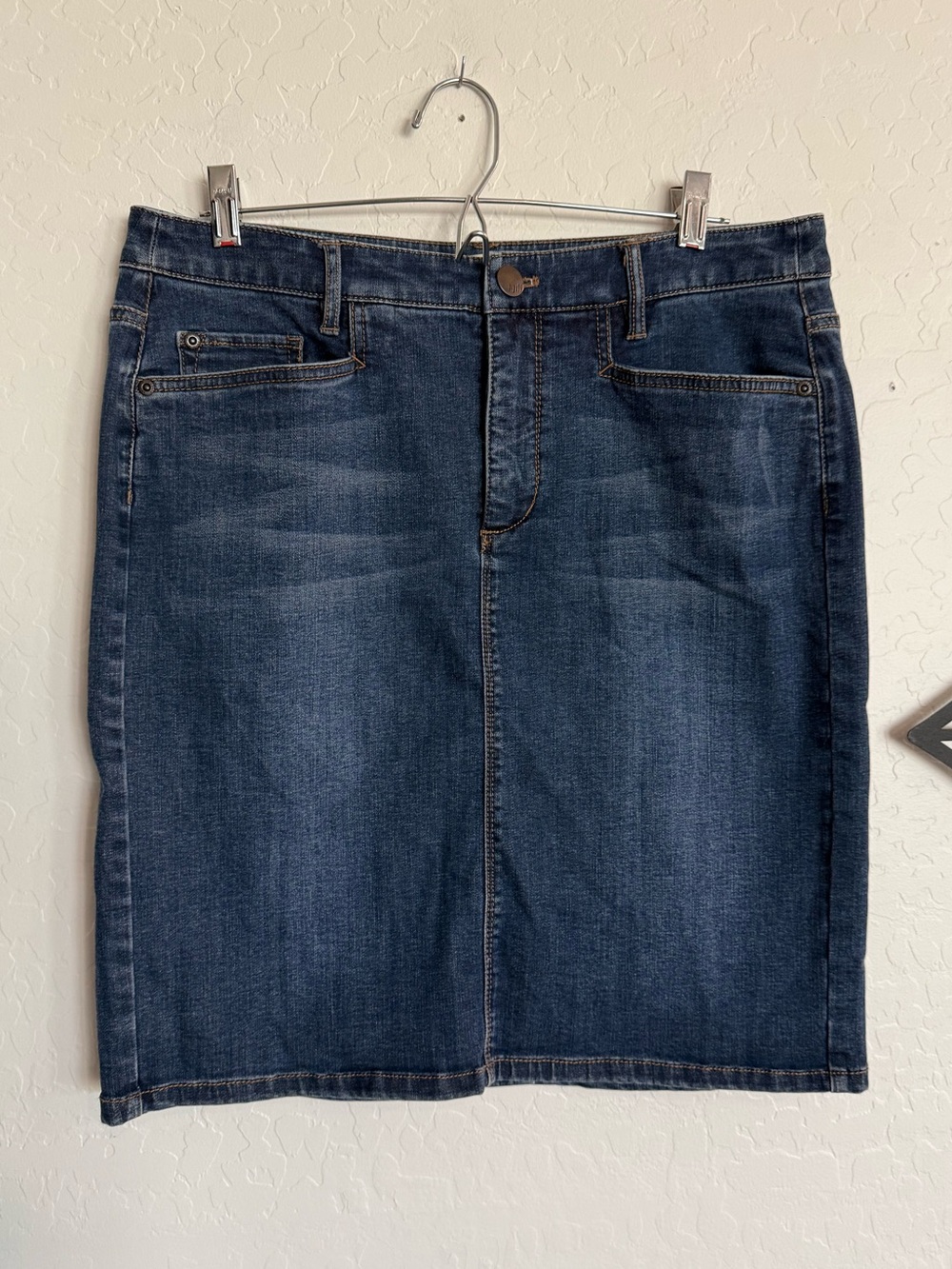 J. JILL Denim Smooth Fit Pencil Skirt Size 8 Med Dark Wash Stretch Jean Straight